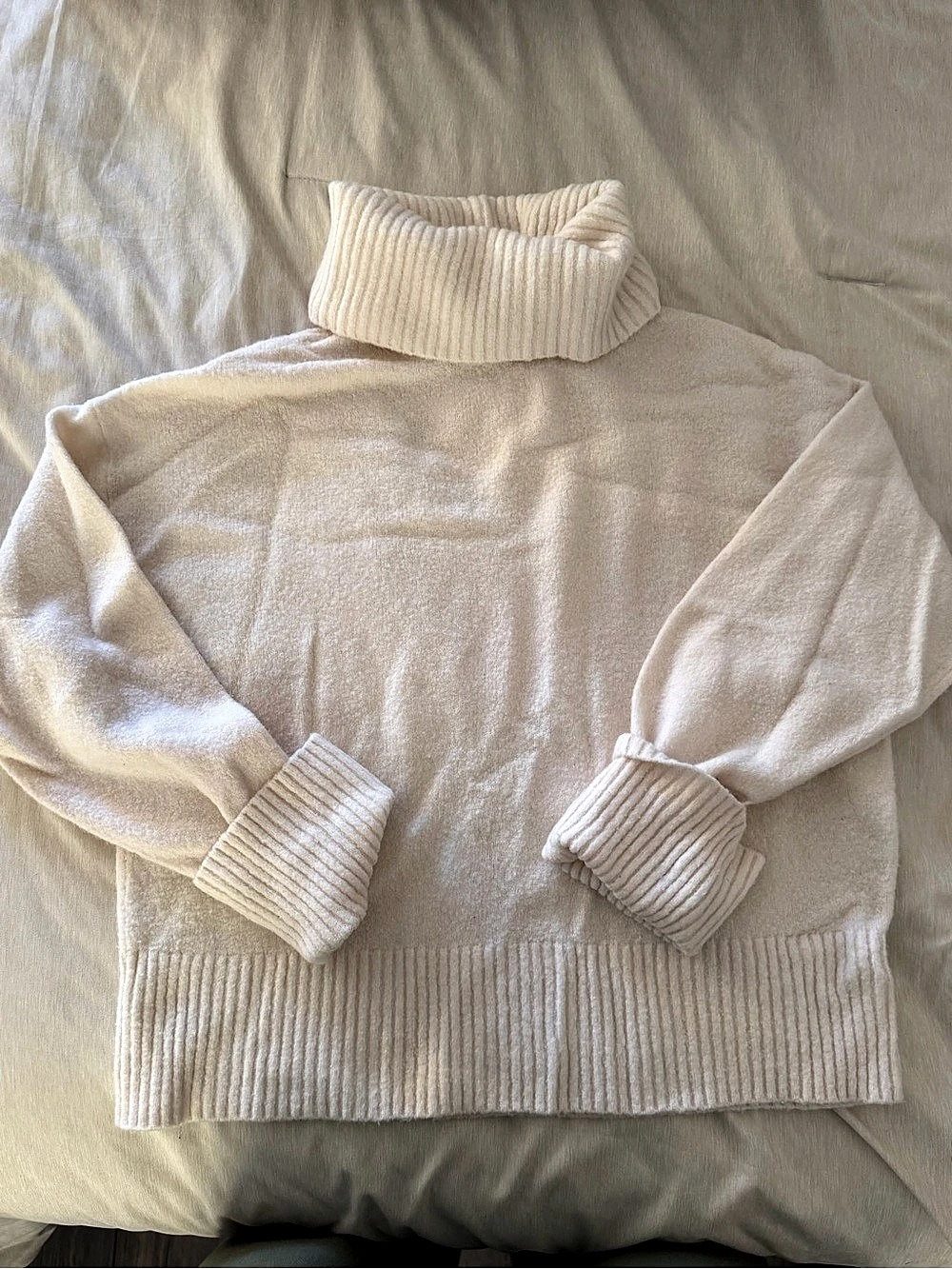Express Cowl Neck Sweater in White Size Small